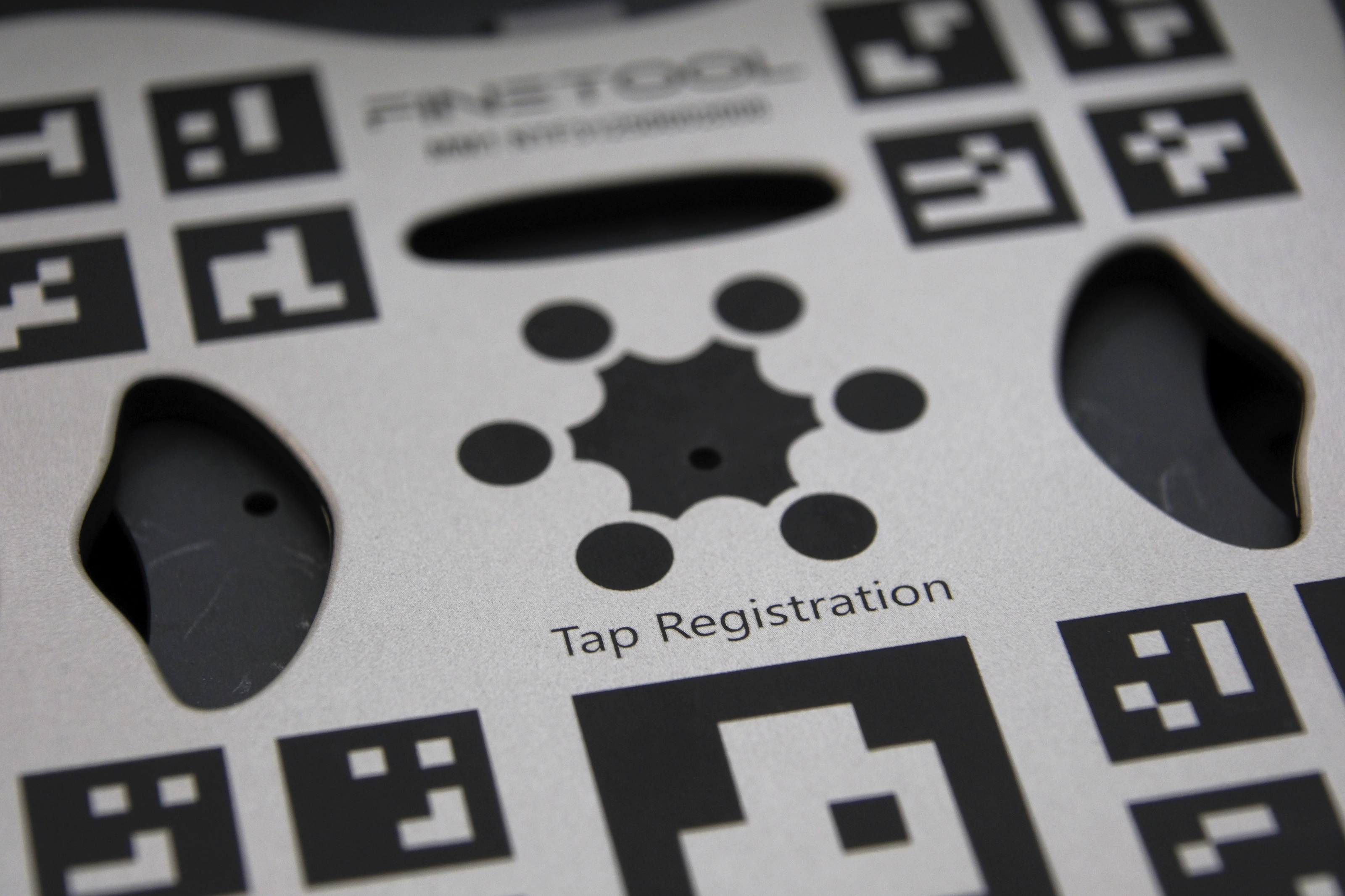 Optical tracking marker used for tap registration