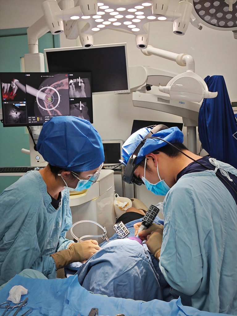TARS navigation display and AR-guided clinical workflow